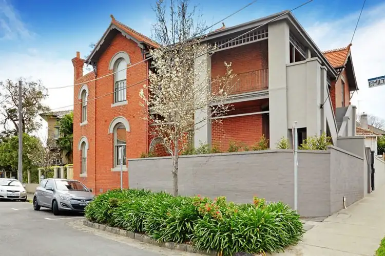 2/77 Barkly Street, St Kilda VIC 3182