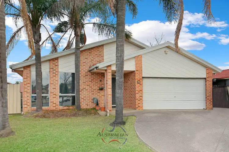81 Explorers Way, St Clair NSW 2759
