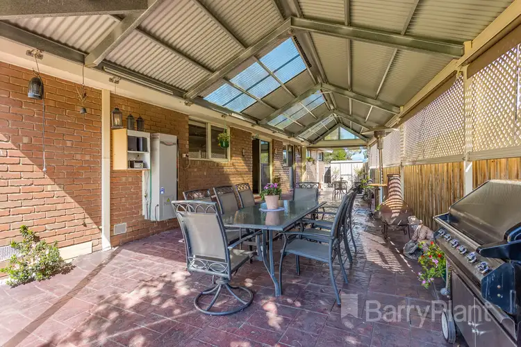 9 Laughton Court, Altona Meadows VIC 3028