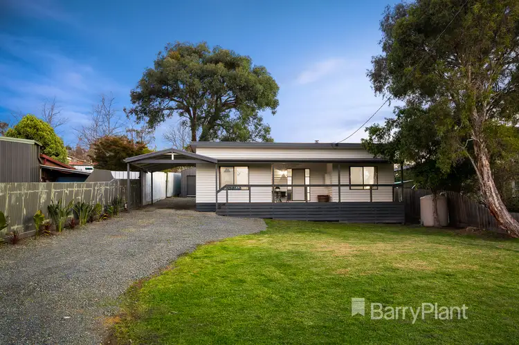 8 Stephen Road, Wandin North VIC 3139