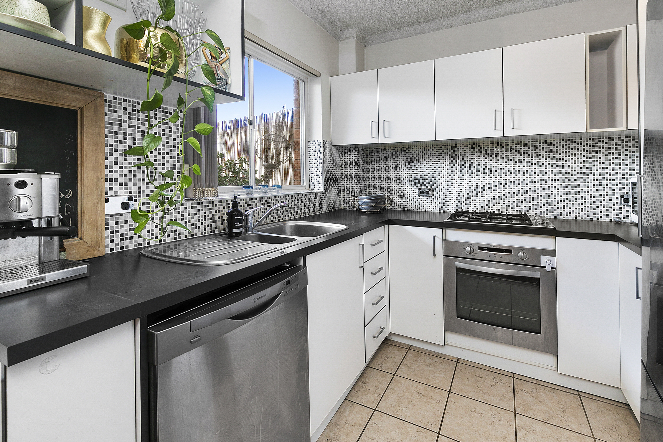 Second view of Homely unit listing, 6/7-9 Clarence Avenue, Dee Why NSW 2099