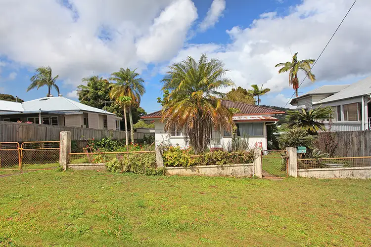4 Oxleigh Crescent, Nambour QLD 4560