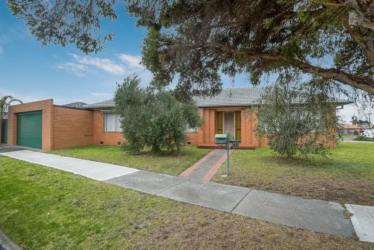 23 Katrina Drive, Gladstone Park VIC 3043