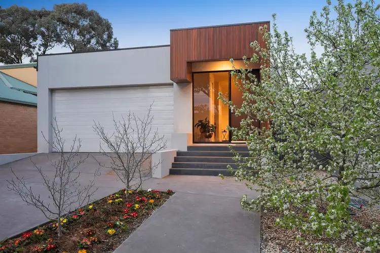 1/27 Cousins Street, Strathdale VIC 3550