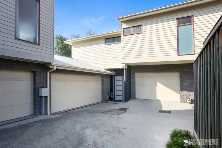 Main view of Homely townhouse listing, 2/9 Bell Street, Seddon VIC 3011