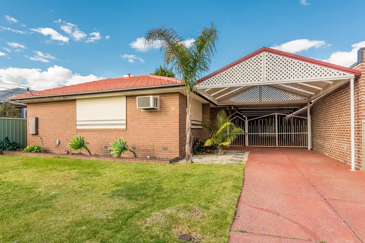 32 Handsworth Crescent, Tullamarine VIC 3043