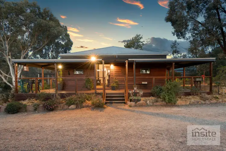 19 Mull Road, Eldorado VIC 3746