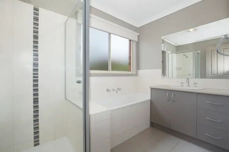 Seventh view of Homely house listing, 5 Siena Way, Hidden Valley VIC 3756