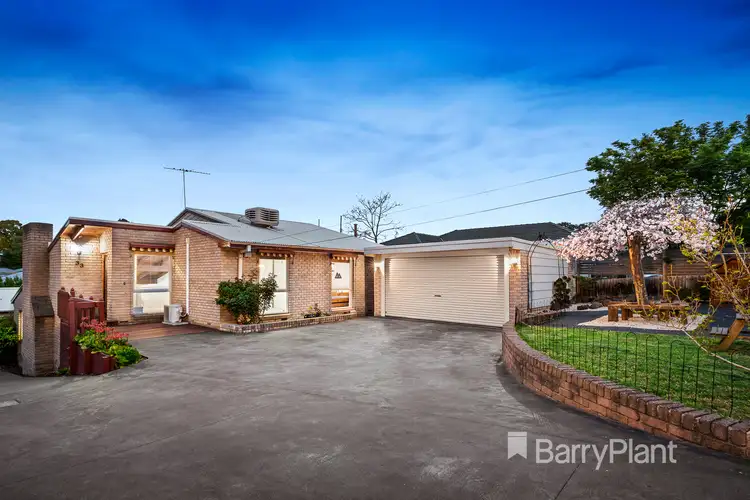 33 Rolling Hills Road, Chirnside Park VIC 3116