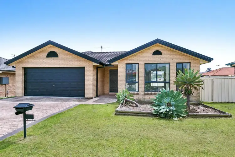 6 Daniel Avenue, Rutherford NSW 2320