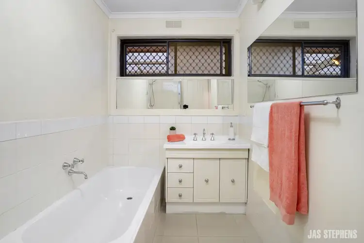 Sixth view of Homely villa listing, 2/98 Saltley Street, South Kingsville VIC 3015