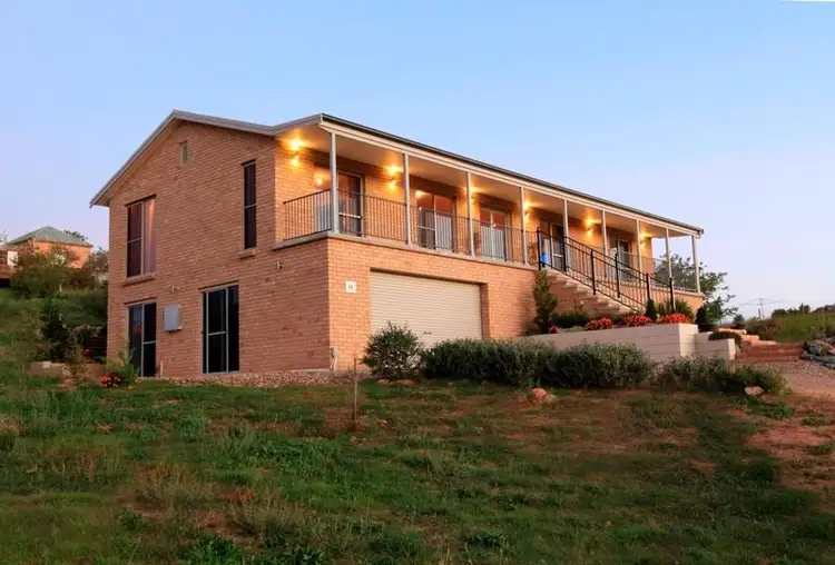 10 Campbell Street, Dalgety NSW 2628
