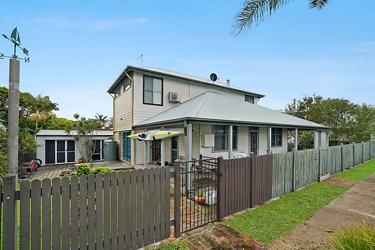 135 Roxburgh Street, Stockton NSW 2295