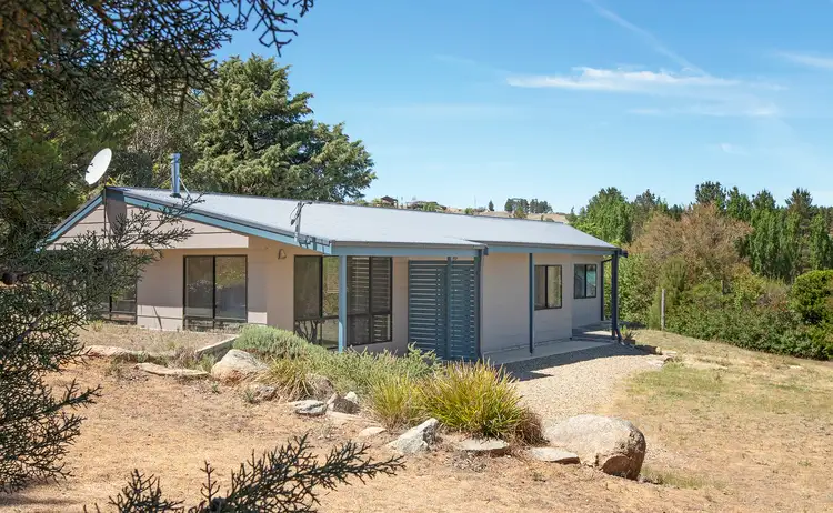 4 Campbell Street, Dalgety NSW 2628