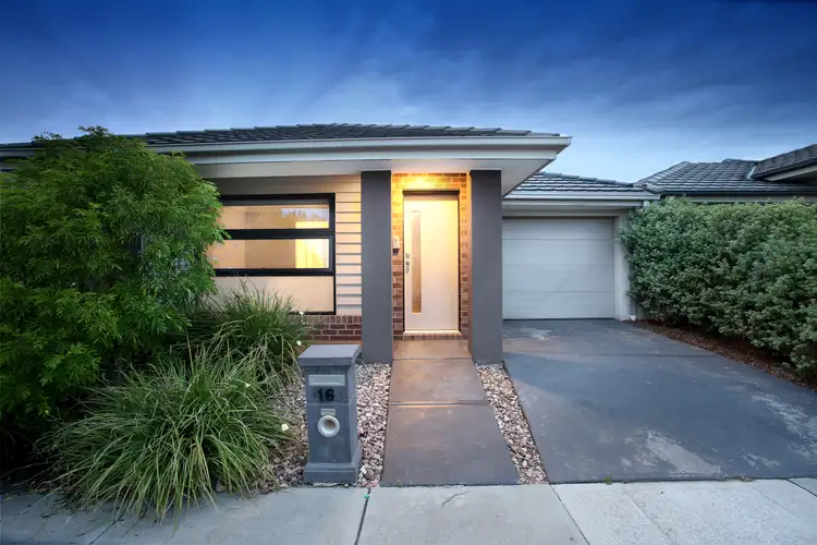 16 Hestia Avenue, Cranbourne West VIC 3977