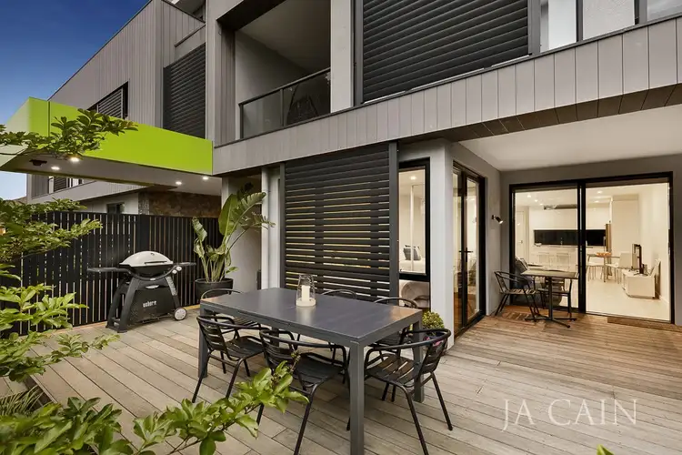 11/25 Truganini Road, Carnegie VIC 3163