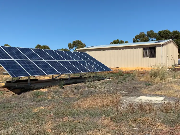 17 Brookton Highway, Brookton WA 6306