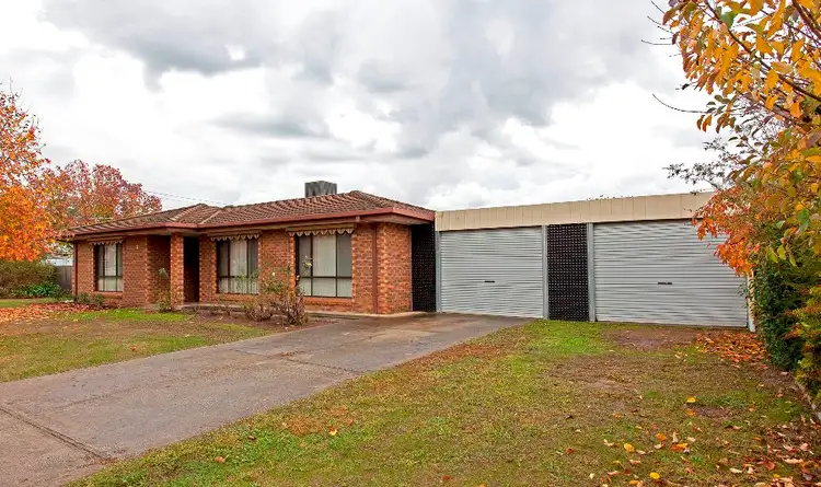 2 Graetz Court, Lavington NSW 2641