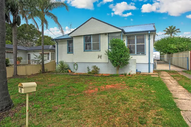 15 Elizabeth Avenue, Nowra NSW 2541