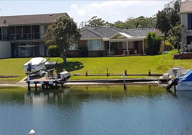 9 Teal Place, Sussex Inlet NSW 2540