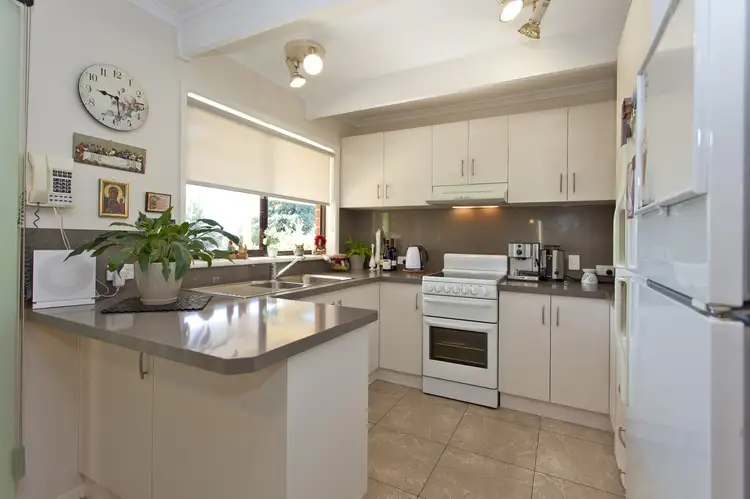 Fifth view of Homely house listing, 390 Red Hill Court, Lavington NSW 2641