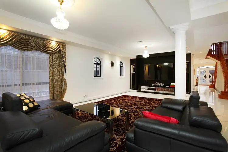 Fifth view of Homely house listing, 8 Illawarra Circuit, Taylors Hill VIC 3037