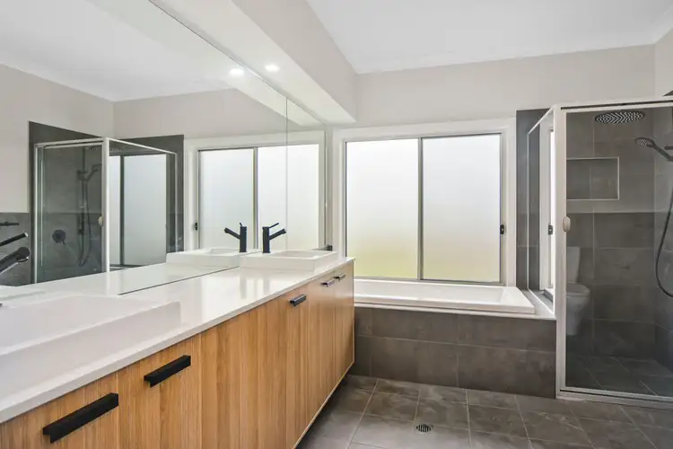 104 Caladenia Crescent, South Nowra NSW 2541