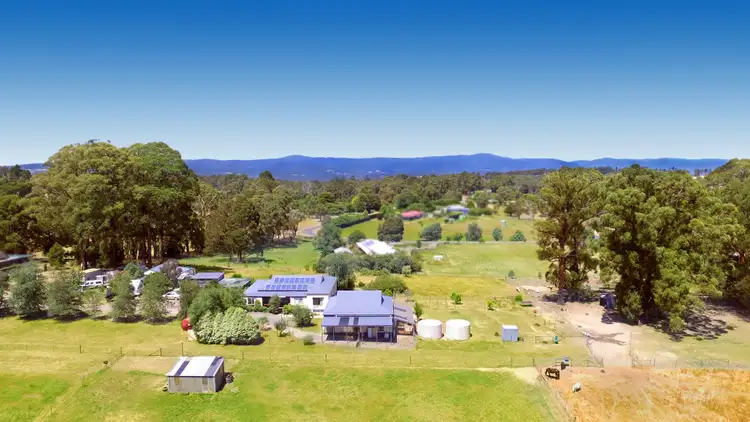 28 Sycamore Grove, Kinglake VIC 3763