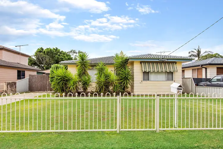 40 Burgess Parade, Tarro NSW 2322