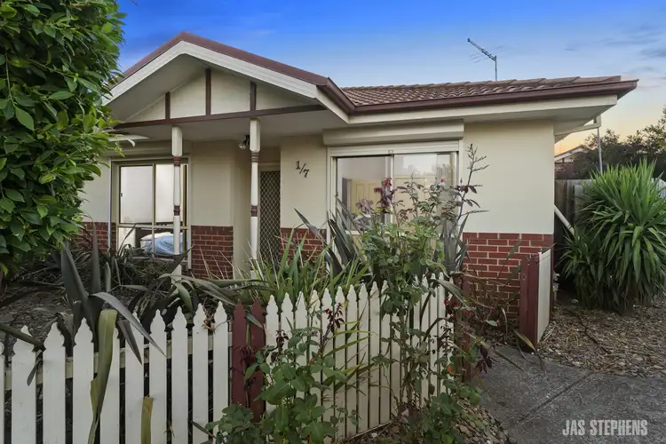1/7 Irving Court, Maidstone VIC 3012
