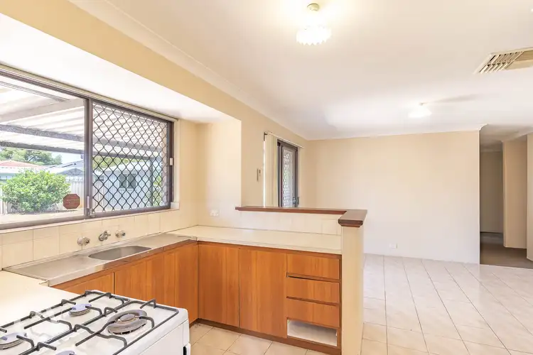 Fourth view of Homely house listing, 2 Ambassador Court, Thornlie WA 6108