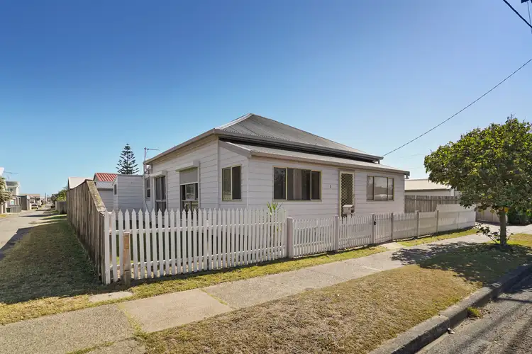 2 Cardigan Street, Stockton NSW 2295