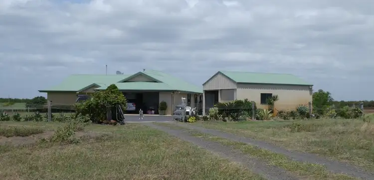 425 Three Chain Road, Calavos QLD 4670
