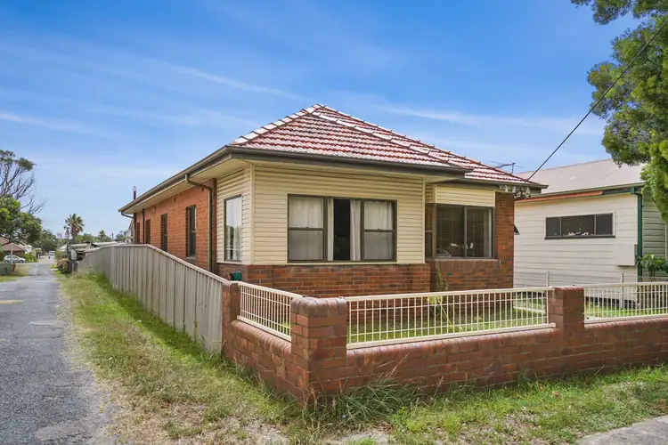 95 Douglas Street, Stockton NSW 2295