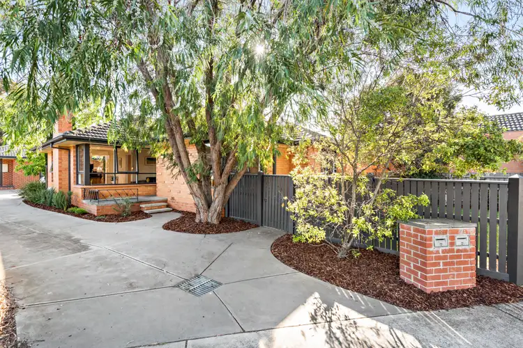 2 Sandalong Court