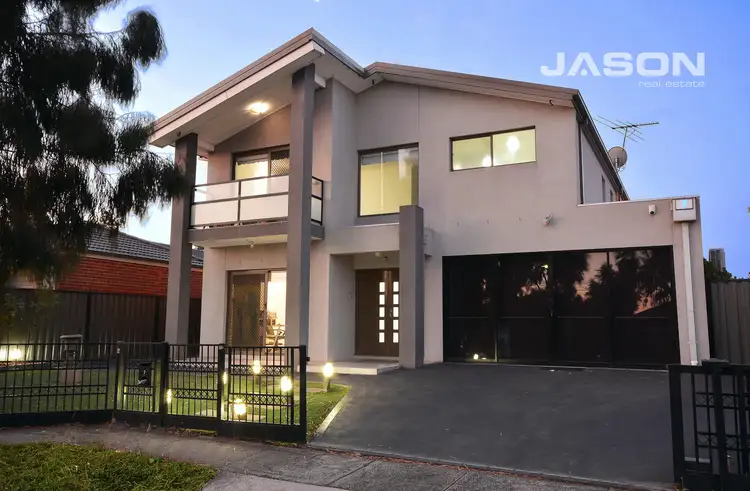 7 Pirianda Court (Greenvale Lakes), Greenvale VIC 3059