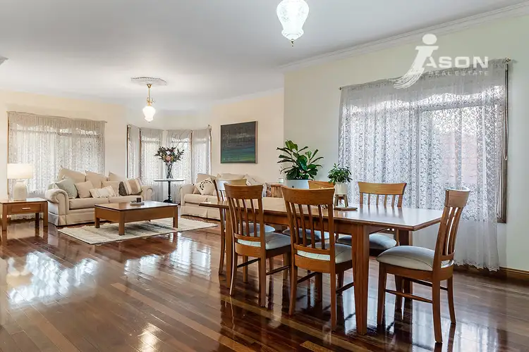 Sixth view of Homely house listing, 2 Cannes Court, Greenvale VIC 3059