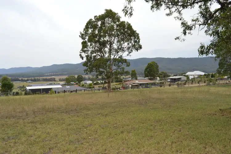 37 Wollombi Road, Millfield NSW 2325