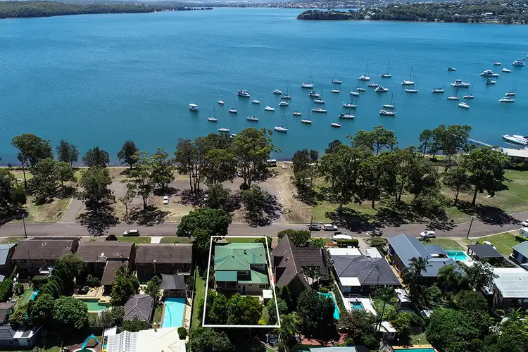 102 Dilkera Avenue, Valentine NSW 2280