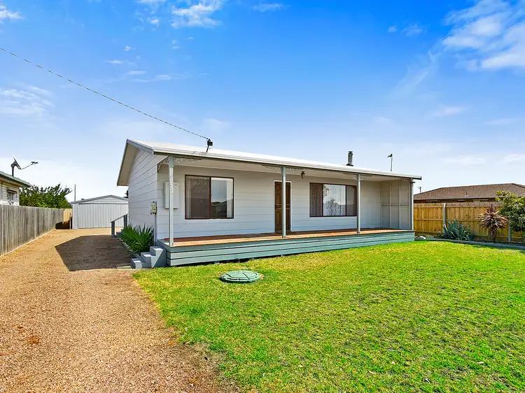 77 Main Road, Seaspray VIC 3851