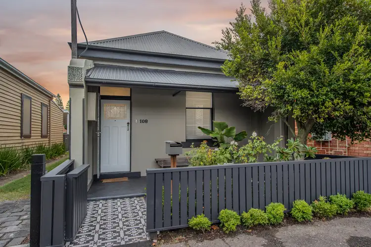 108 Dawson Street, Cooks Hill NSW 2300