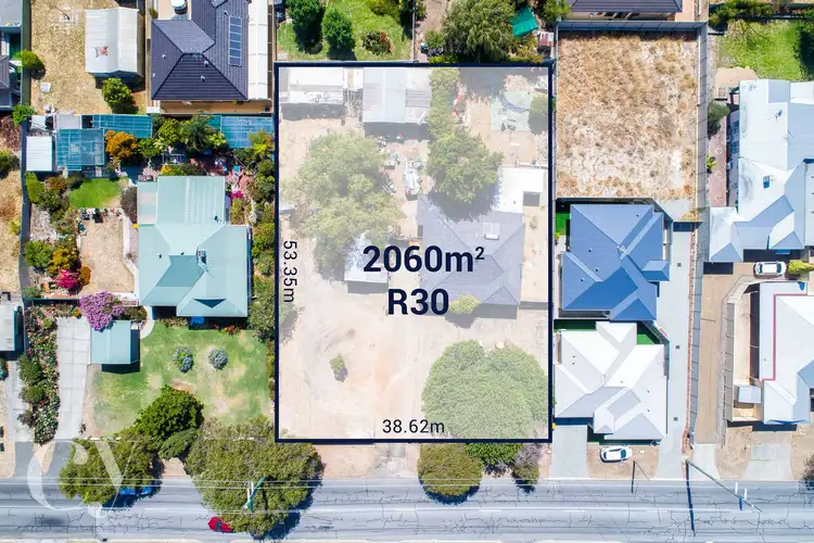 298 Wharf Street, Queens Park WA 6107