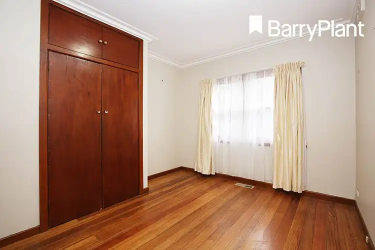 Fifth view of Homely house listing, 2 Kaneira Avenue, Croydon VIC 3136