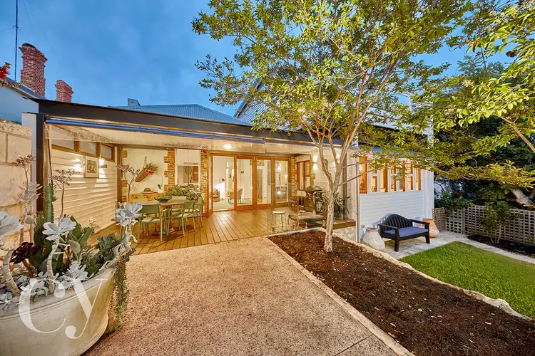 8 Knutsford Street, Fremantle WA 6160