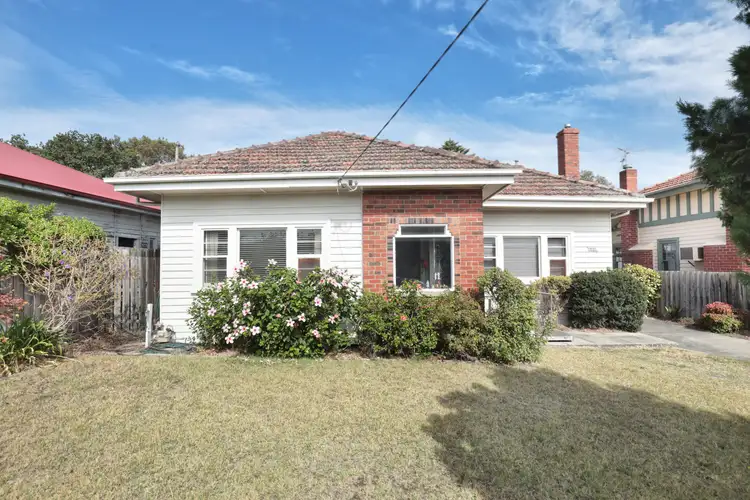46 Eleebana Avenue, Hughesdale VIC 3166