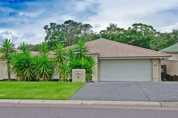 4 Styles Close, Fletcher NSW 2287
