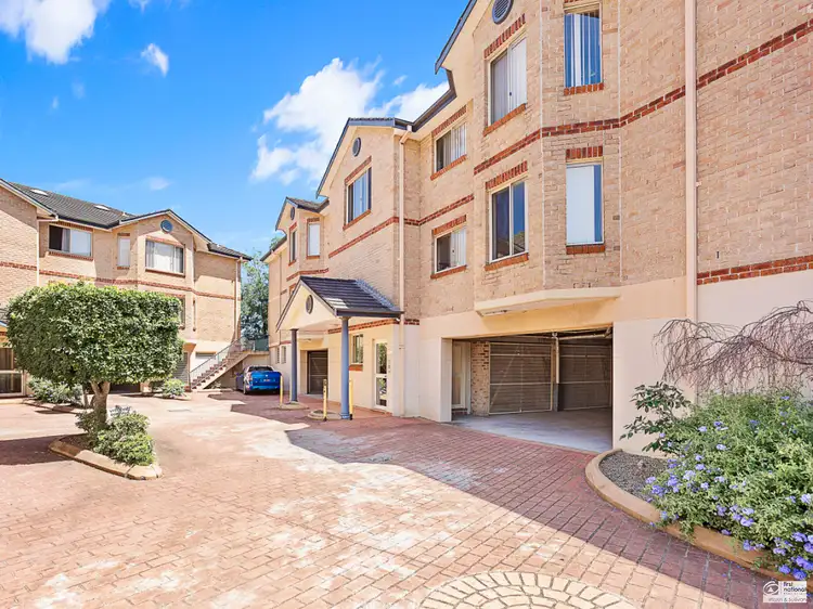 15/2-4 Railway Street