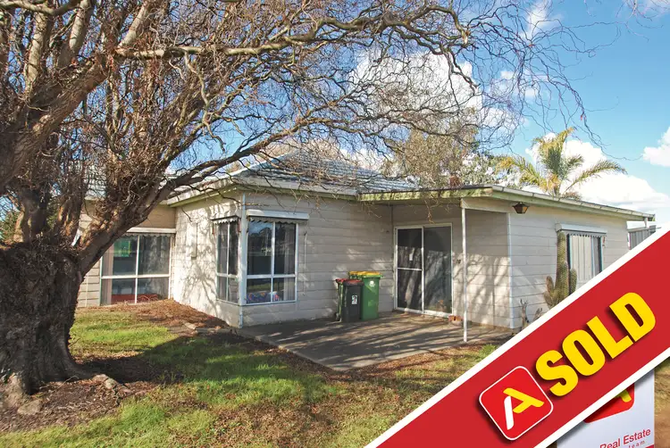 10 Owen Street, Heywood VIC 3304