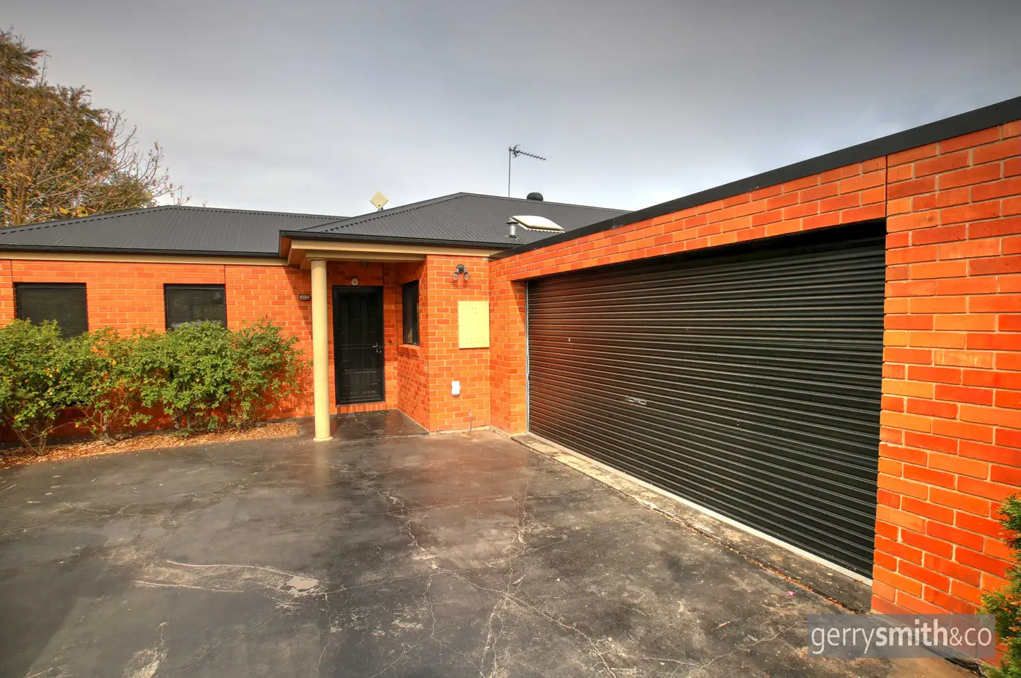 Main view of Homely townhouse listing, 2/28 Pryor's Road, Horsham VIC 3400
