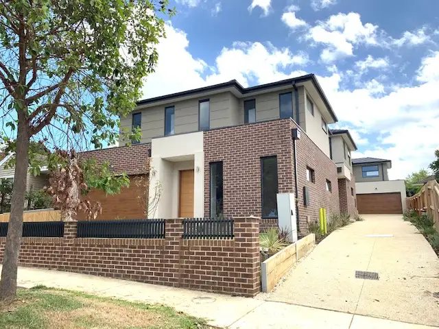 2/3 Tudor Street, Burwood VIC 3125